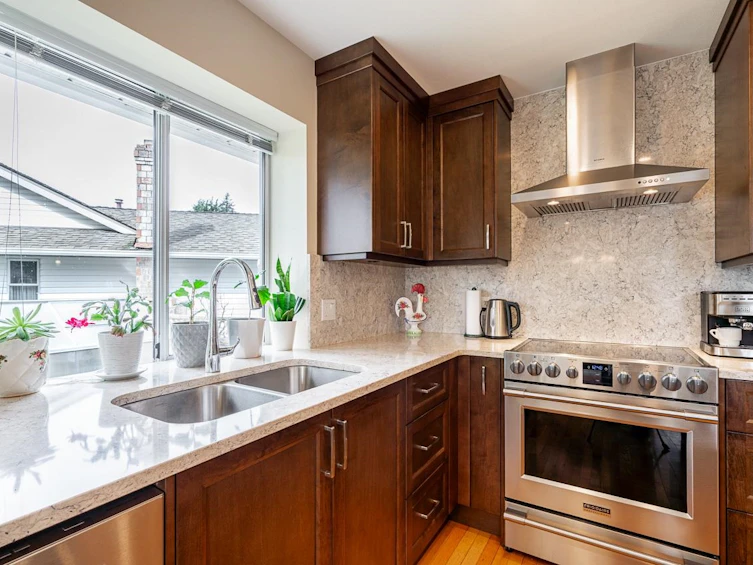 13560 15a Avenue, Surrey, BC, V4A 8Z9 - 8