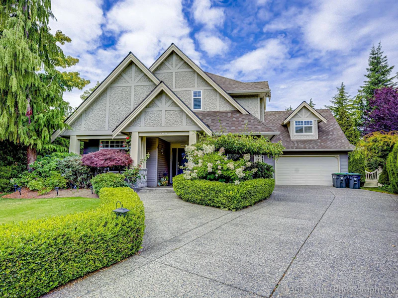 13923 22a Avenue, Surrey BC V4A 9V4