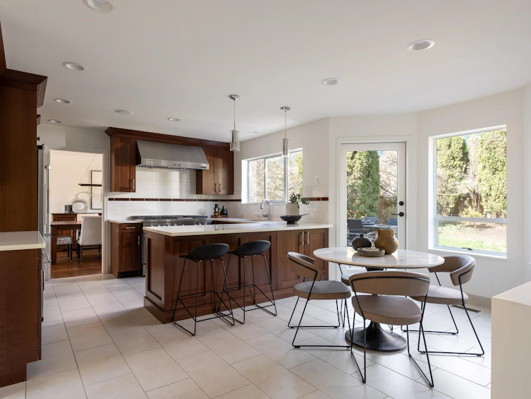2323 Inglewood Avenue, West Vancouver, BC, V7V 1Z9 - 7