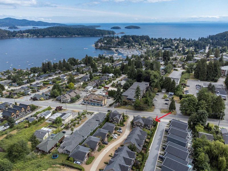 1 - 728 Gibsons Way, Gibsons BC