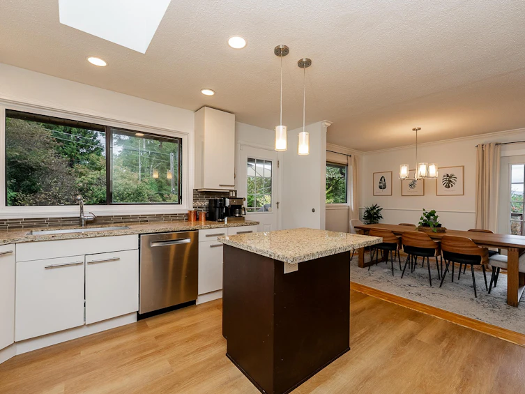 2988 Fleet Street, Coquitlam, BC, V3C 3R8 - 10