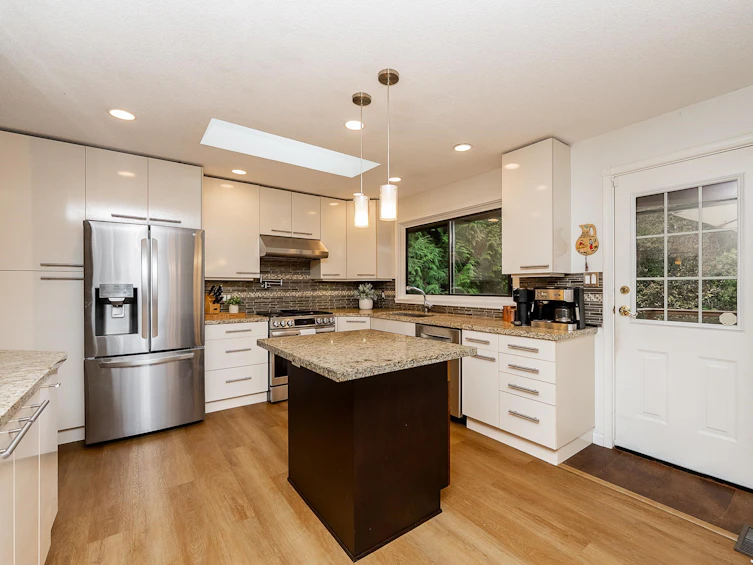 2988 Fleet Street, Coquitlam, BC, V3C 3R8 - 7