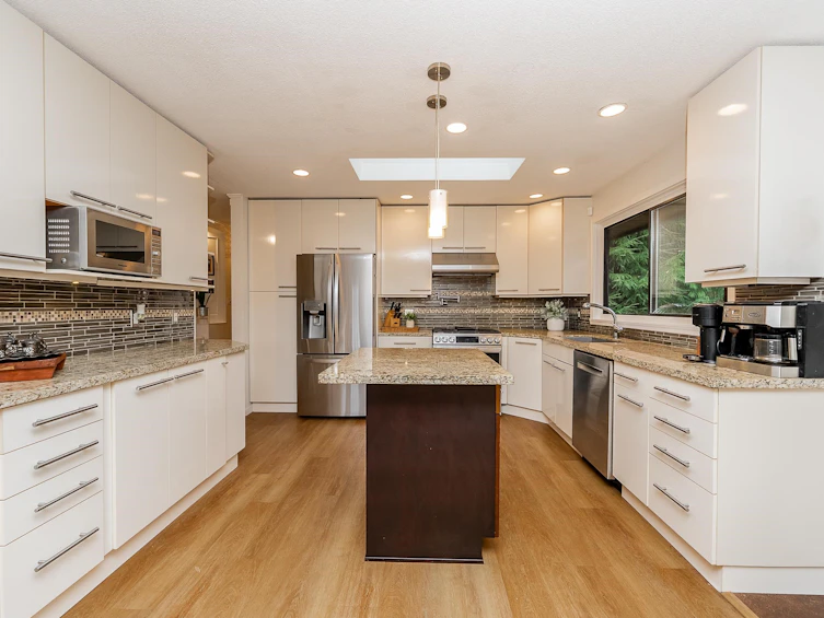 2988 Fleet Street, Coquitlam, BC, V3C 3R8 - 6