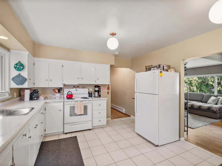 551 E Osborne Road, North Vancouver, BC, V7N 1M4 - 10