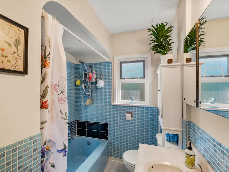 551 E Osborne Road, North Vancouver, BC, V7N 1M4 - 13