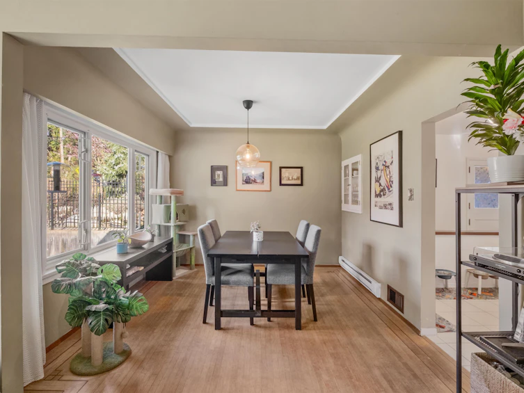551 E Osborne Road, North Vancouver, BC, V7N 1M4 - 8