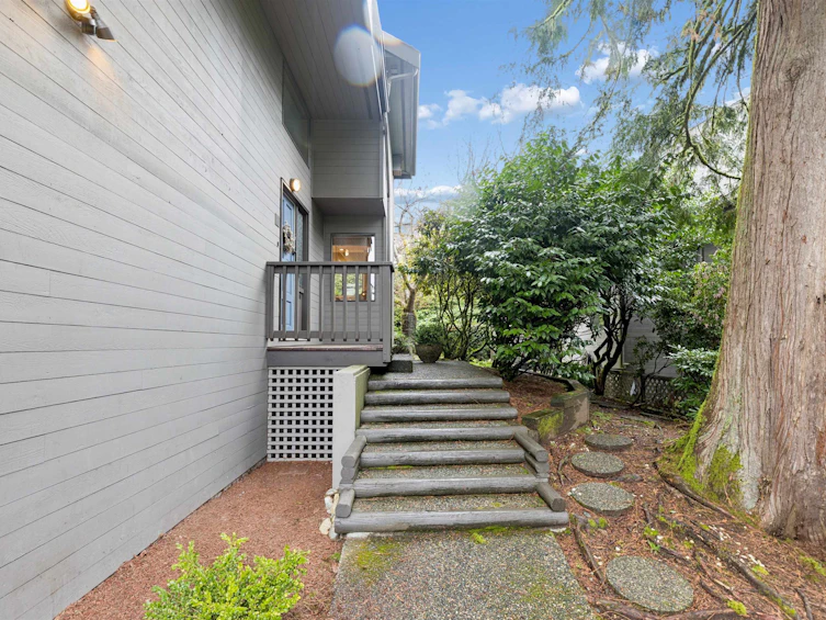 4306 Naughton Avenue, North Vancouver, BC, V7G 2E1 - 4