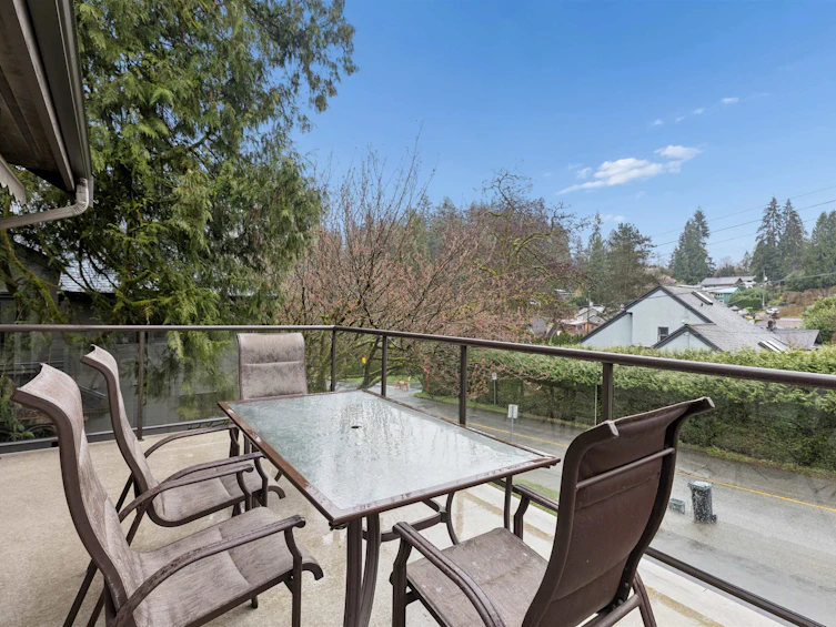 4306 Naughton Avenue, North Vancouver, BC, V7G 2E1 - 3