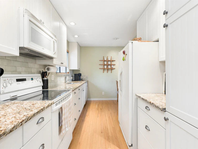 4306 Naughton Avenue, North Vancouver, BC, V7G 2E1 - 15