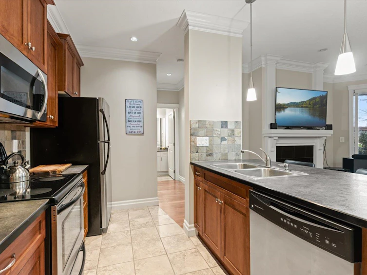 102B-45595 Tamihi Way, Chilliwack, BC, V2R 0G3 - 11