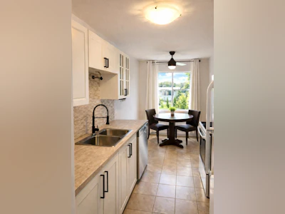 5-38171 Westway Avenue - 4