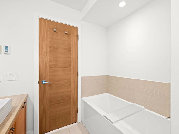 28-230 Salter Street, New Westminster, BC, V3M 0G1 - 25
