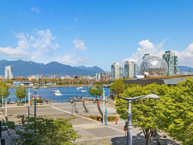 302 - 1625 Manitoba Street, Vancouver BC V5Y 0B8