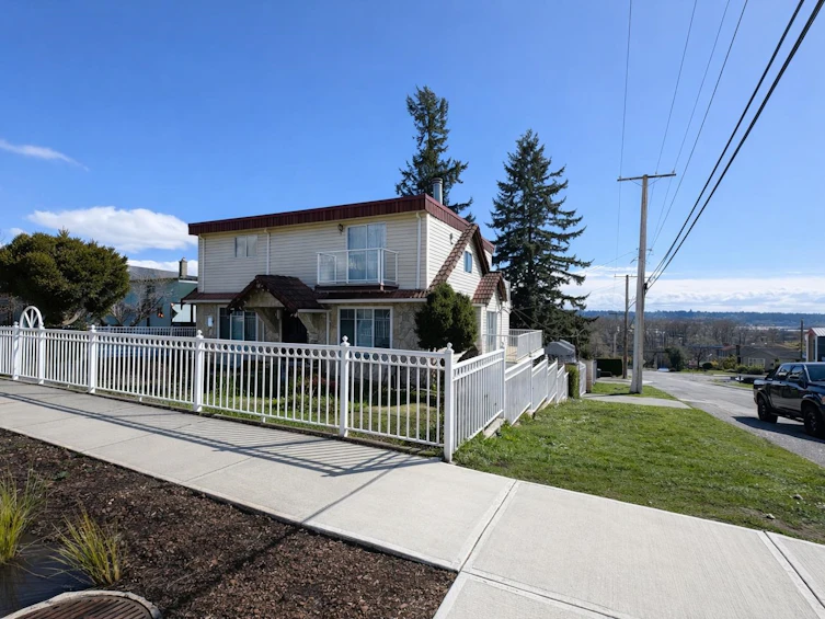 1728 Seventh Avenue, New Westminster, BC, V3M 2K8 - 4