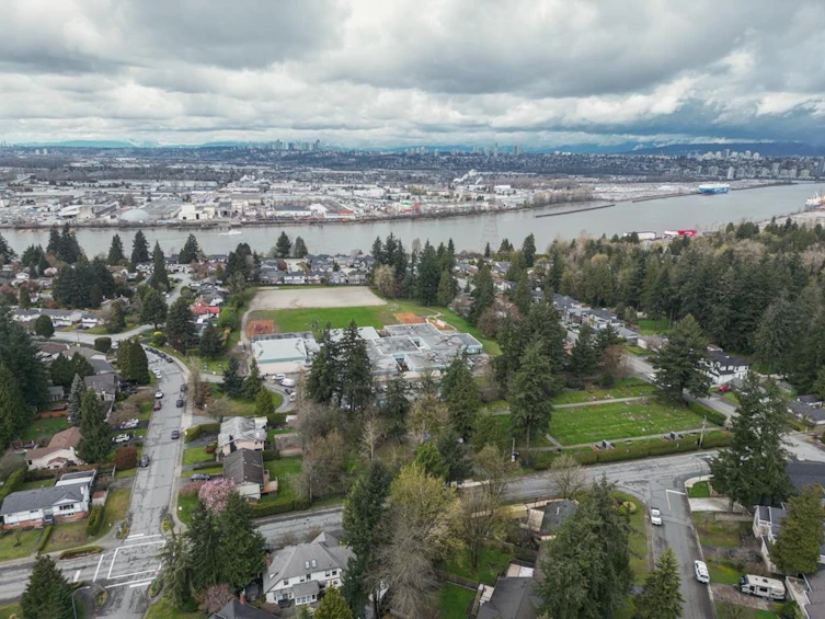 8631 Byron Road, Delta, BC, V4C 7P7 - 4