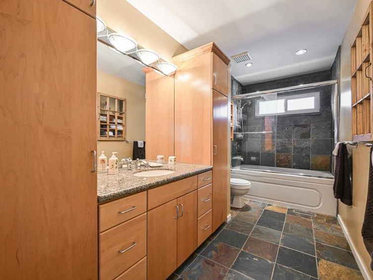 8631 Byron Road, Delta, BC, V4C 7P7 - 18
