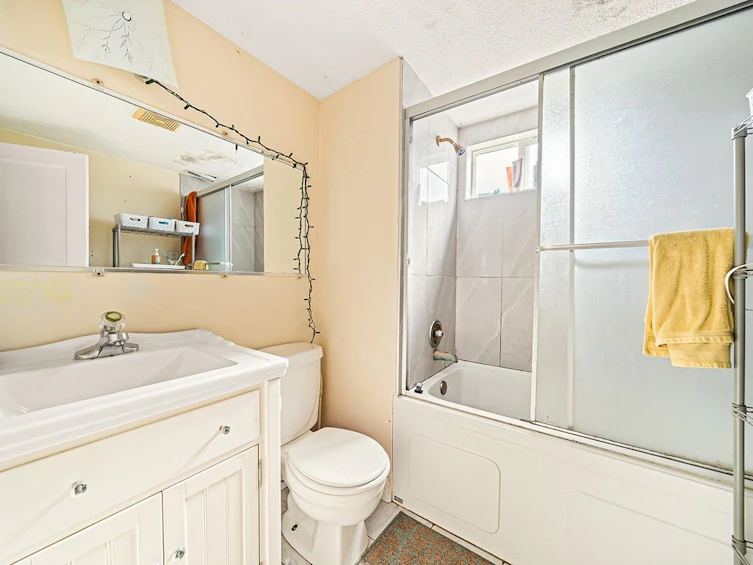 14058 72 Avenue, Surrey, BC, V3W 2P8 - 16