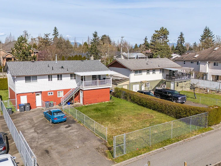 14058 72 Avenue, Surrey, BC, V3W 2P8