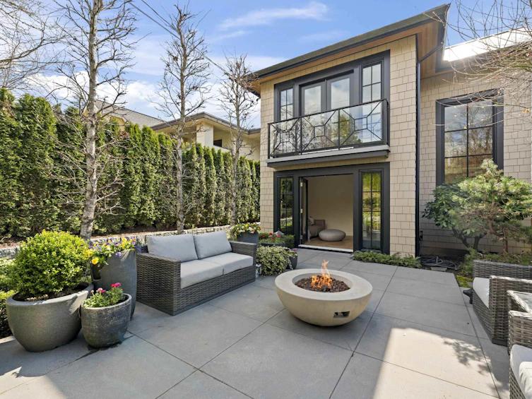 1230 Esquimalt Avenue, West Vancouver, BC, V7T 1K3 - 2