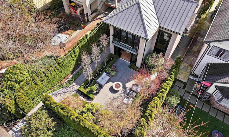 1230 Esquimalt Avenue