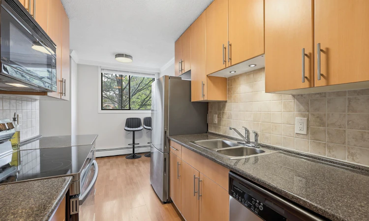 405-320 Royal Avenue