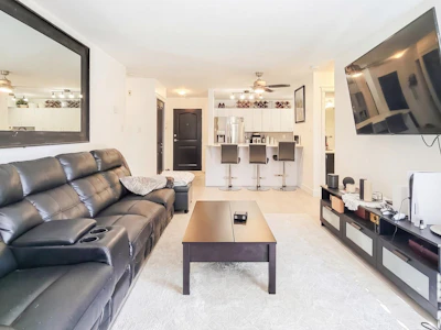 112-3063 Immel Street - 4