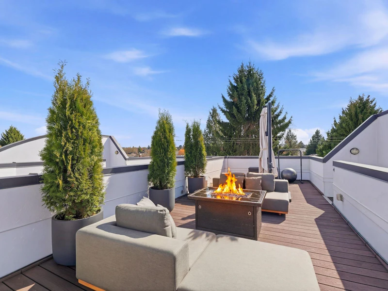 9 - 2880 W 4th Avenue, Vancouver BC