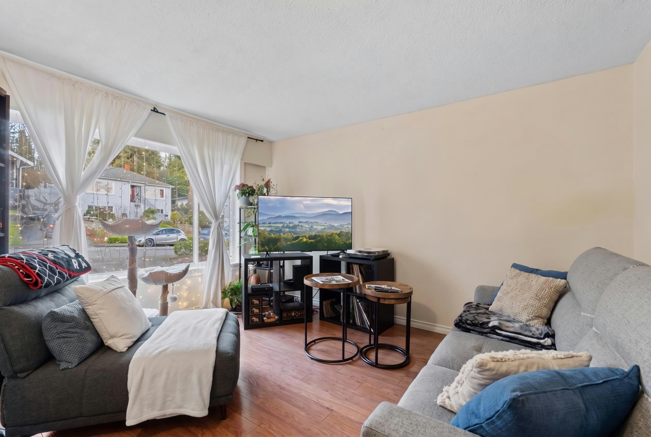 570 Colby Street, Burnaby, BC, V3L 3Z1