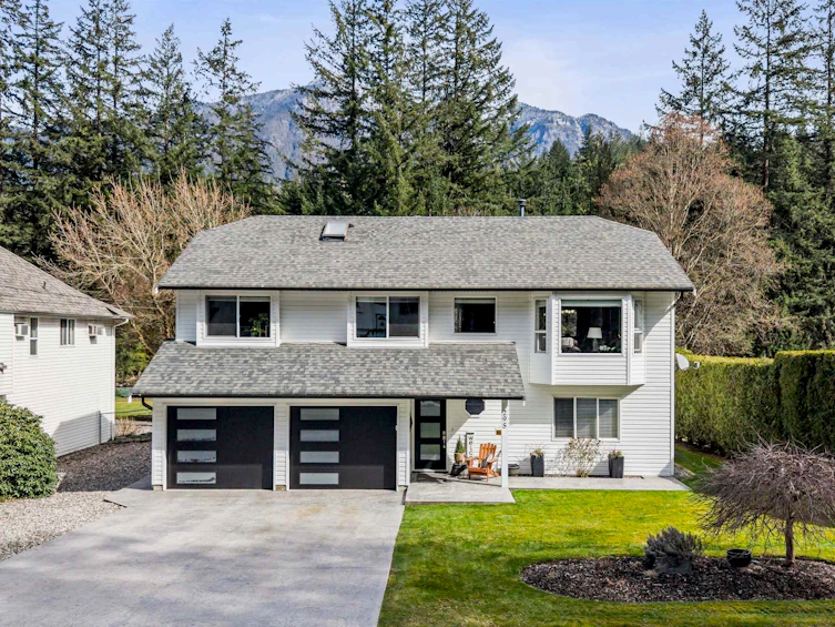 295 Forrest Crescent, Hope, BC, V0X 1L4