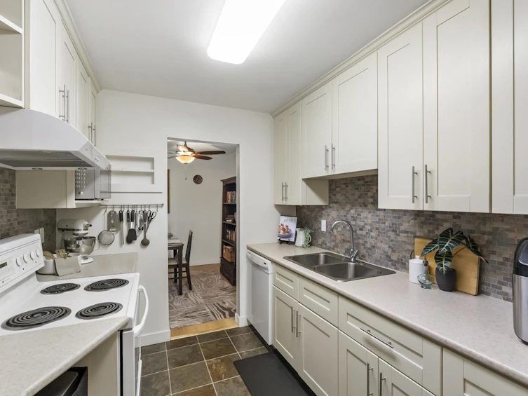 106-1720 Southmere Crescent, Surrey, BC, V4A 6E3 - 12