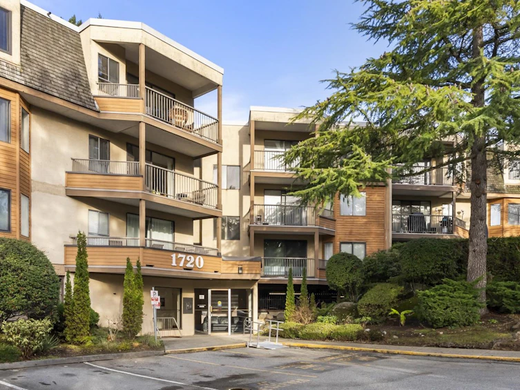 106-1720 Southmere Crescent, Surrey, BC, V4A 6E3