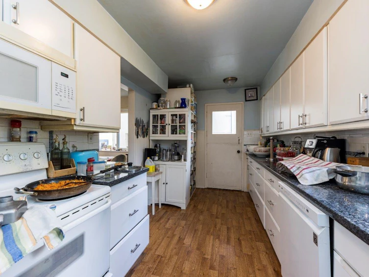 4339 Cliffmont Road, North Vancouver, BC, V7G 1J6 - 24