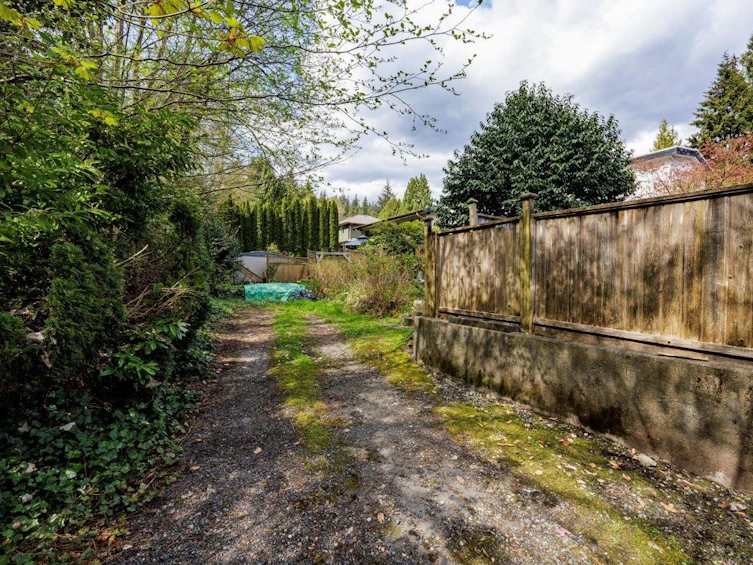4339 Cliffmont Road, North Vancouver, BC, V7G 1J6 - 17