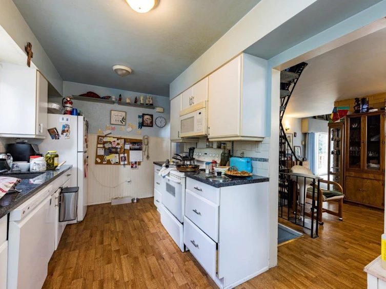 4339 Cliffmont Road, North Vancouver, BC, V7G 1J6 - 22