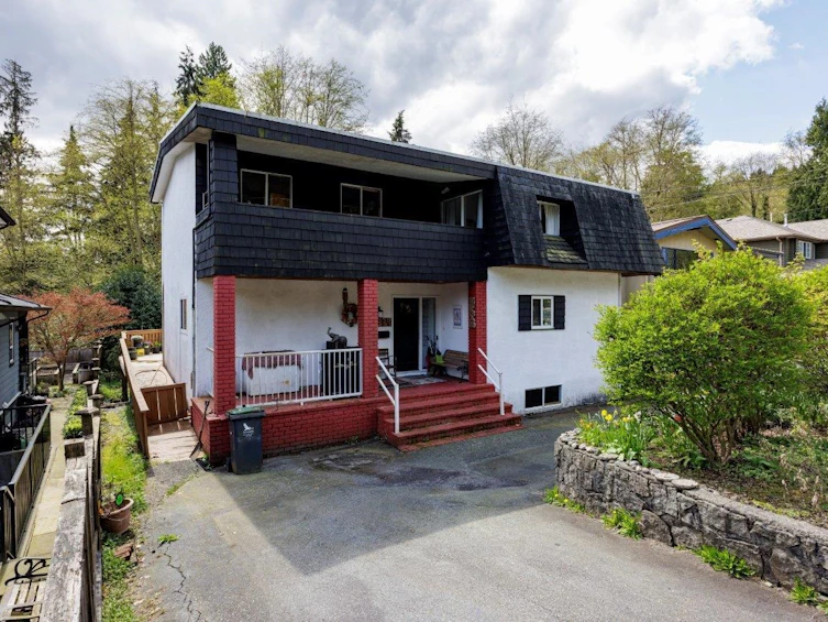 4339 Cliffmont Road, North Vancouver, BC, V7G 1J6 - 3
