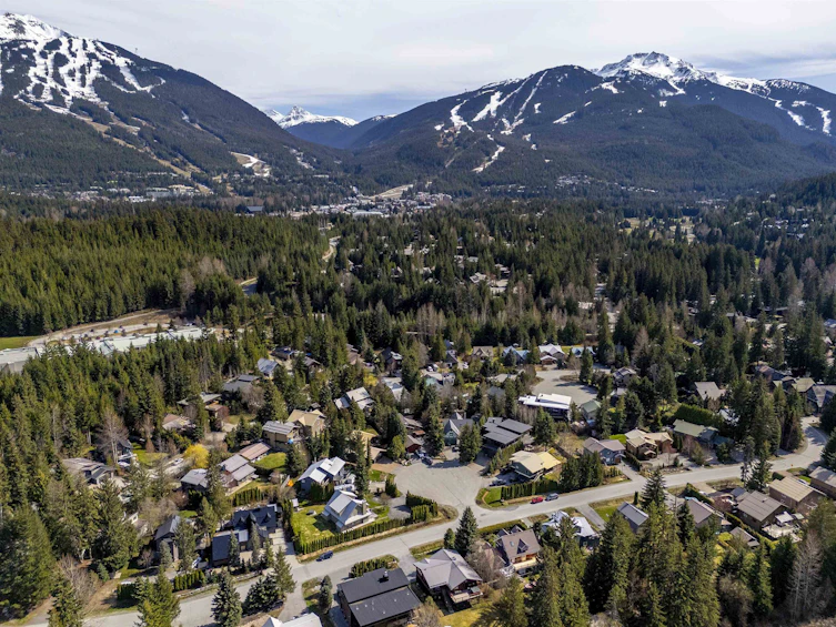 6444 Toad Hollow, Whistler, BC, V8E 0C5 - 32