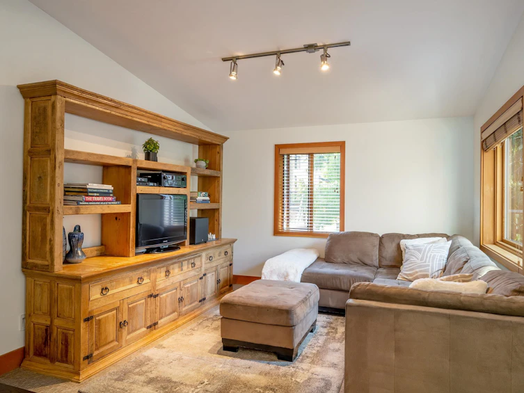 6444 Toad Hollow, Whistler, BC, V8E 0C5 - 6