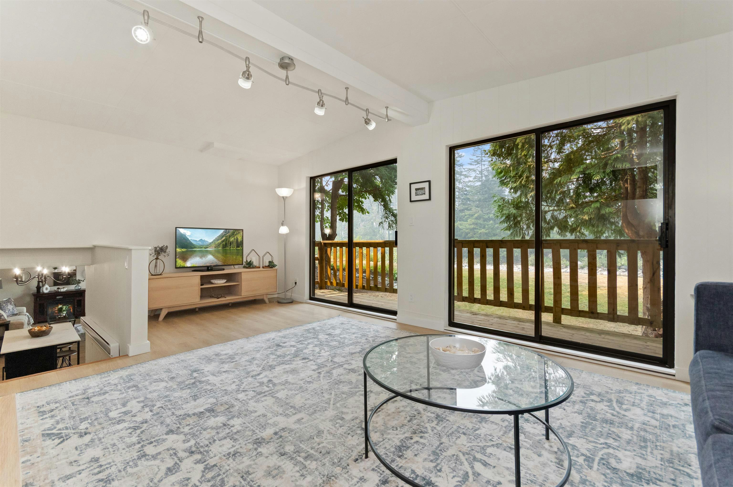 30 Robertson Crescent, Hope, BC, V0X 1L4 - 14
