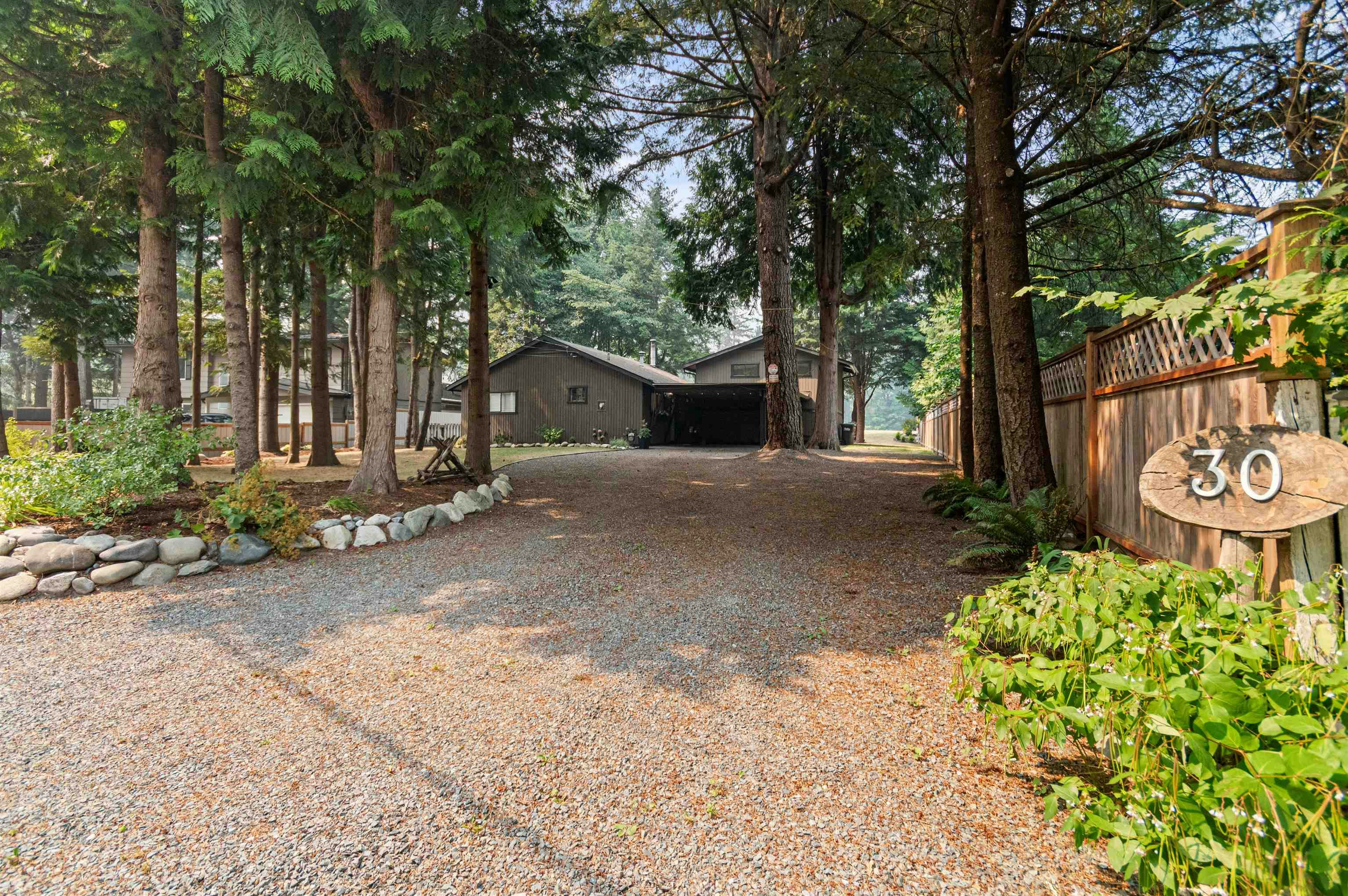 30 Robertson Crescent, Hope, BC, V0X 1L4 - 30