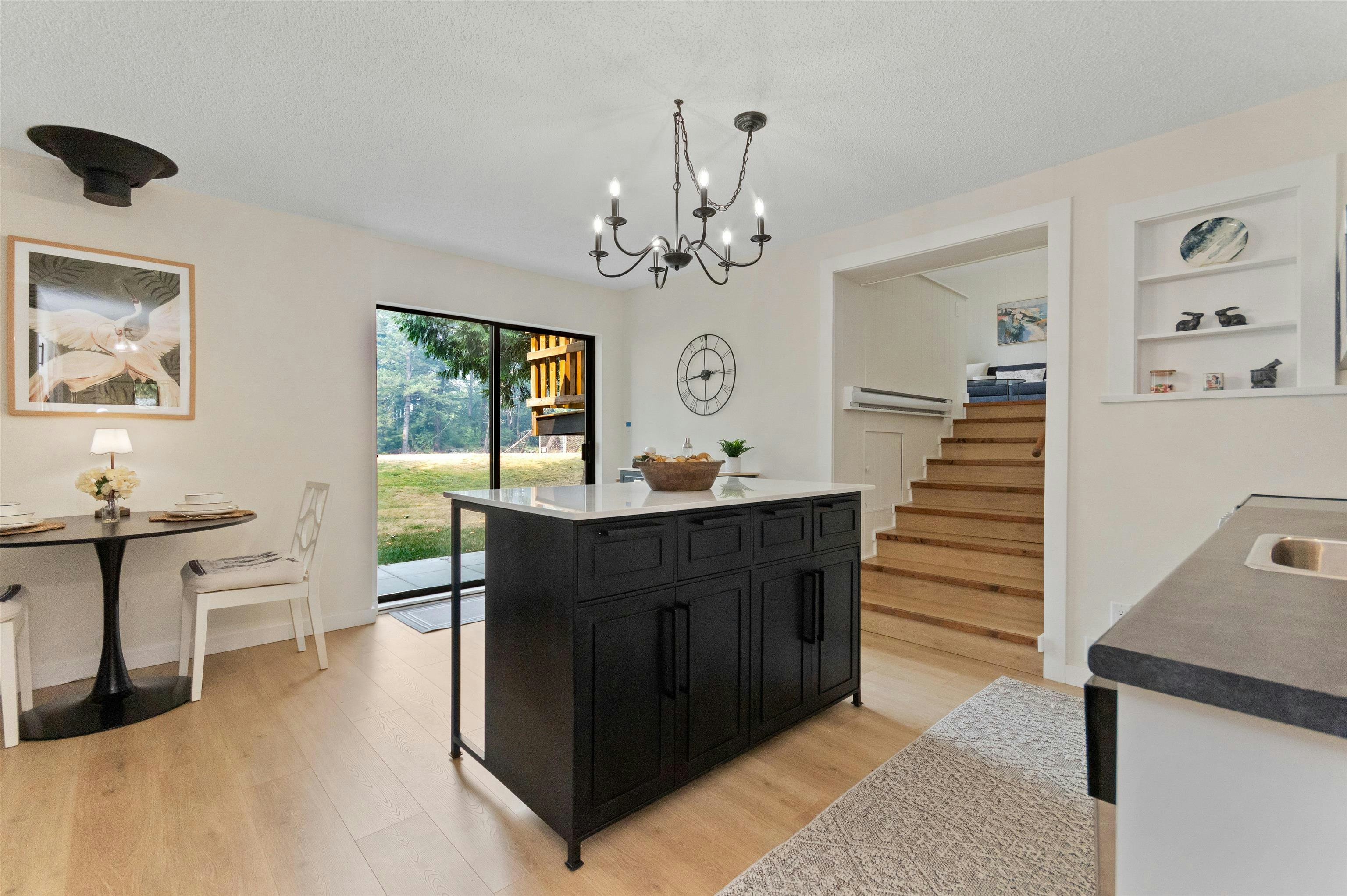 30 Robertson Crescent, Hope, BC, V0X 1L4 - 12