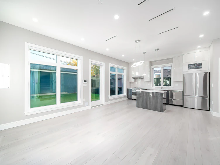 5350 Lanark Street, Vancouver, BC, V5P 2Y1 - 3
