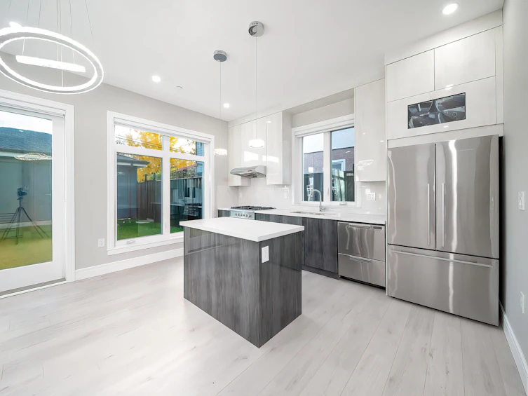 5350 Lanark Street, Vancouver, BC, V5P 2Y1 - 8