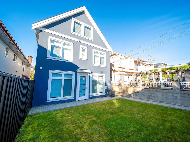 5350 Lanark Street, Vancouver, BC, V5P 2Y1 - 2