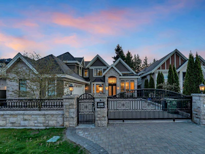 6100 Maple Road - 2