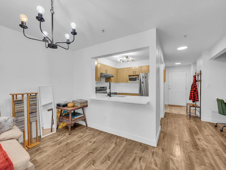 310-15220 Guildford Drive, Surrey, BC, V3R 0Y6 - 6