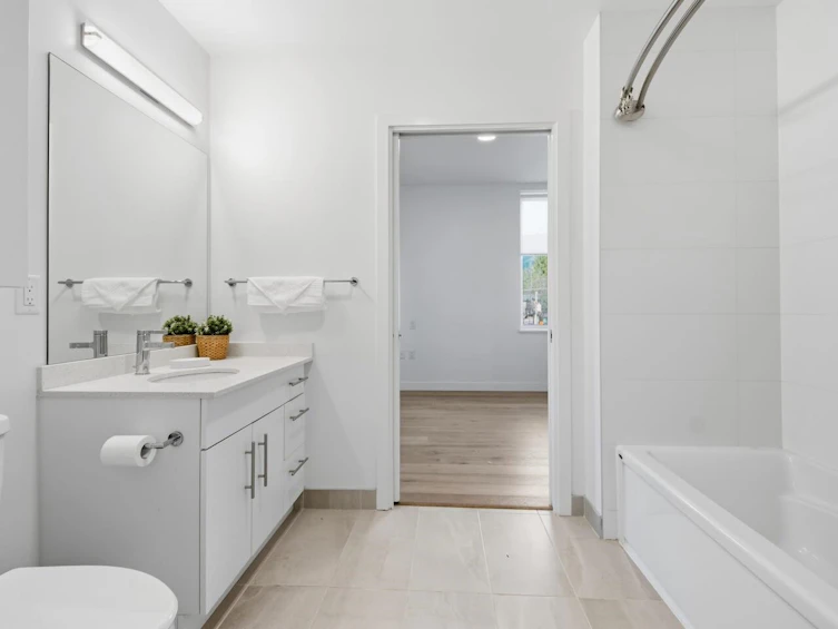 405-2137 Chesterfield Avenue, North Vancouver, BC, V7M 2P7 - 12