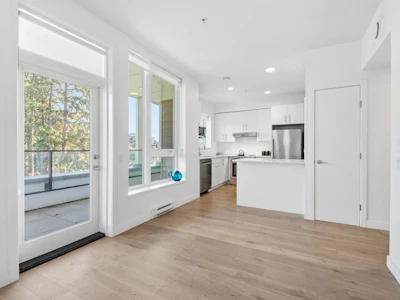 405-2137 Chesterfield Avenue - 4