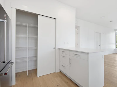 405-2137 Chesterfield Avenue - 5