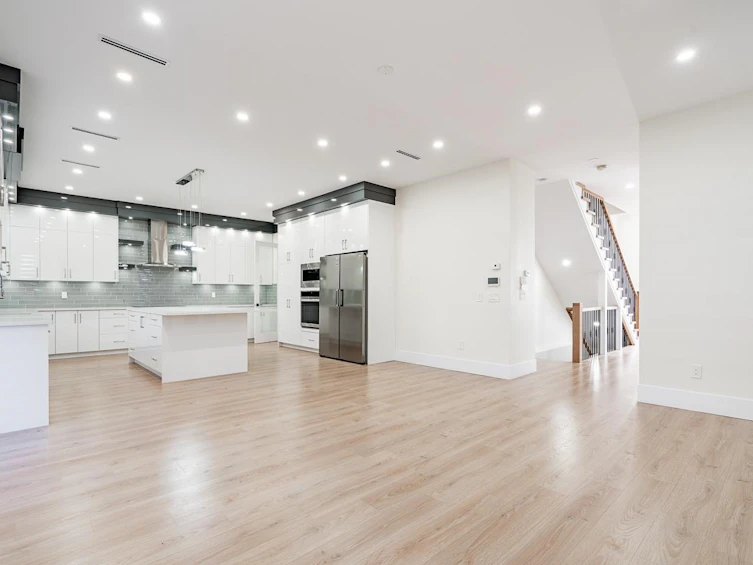 10648 124 Street, Surrey, BC, V3V 0E2 - 11
