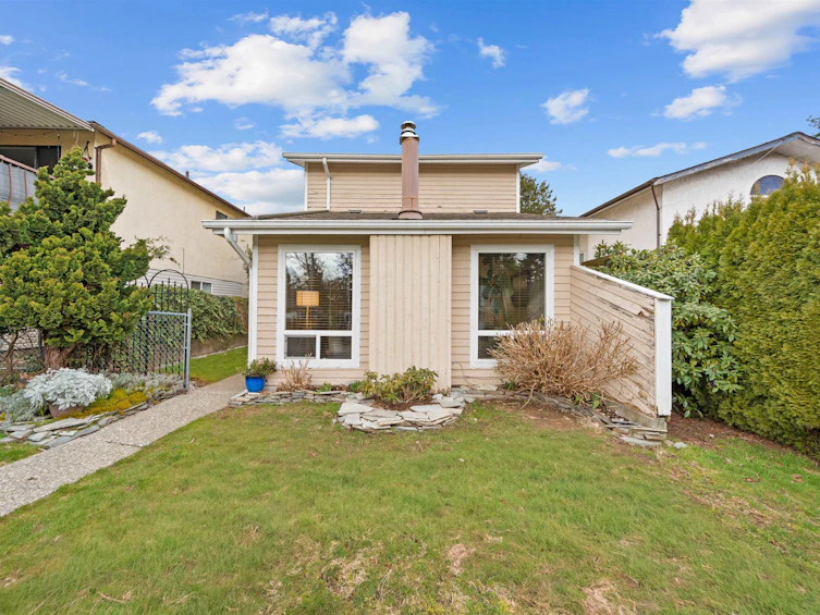 33139 Myrtle Avenue, Mission, BC, V2V 4R6 - 2